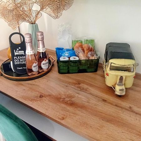 ナポリ メガリデ サンタ ルチア Bed & Breakfast エクステリア 写真