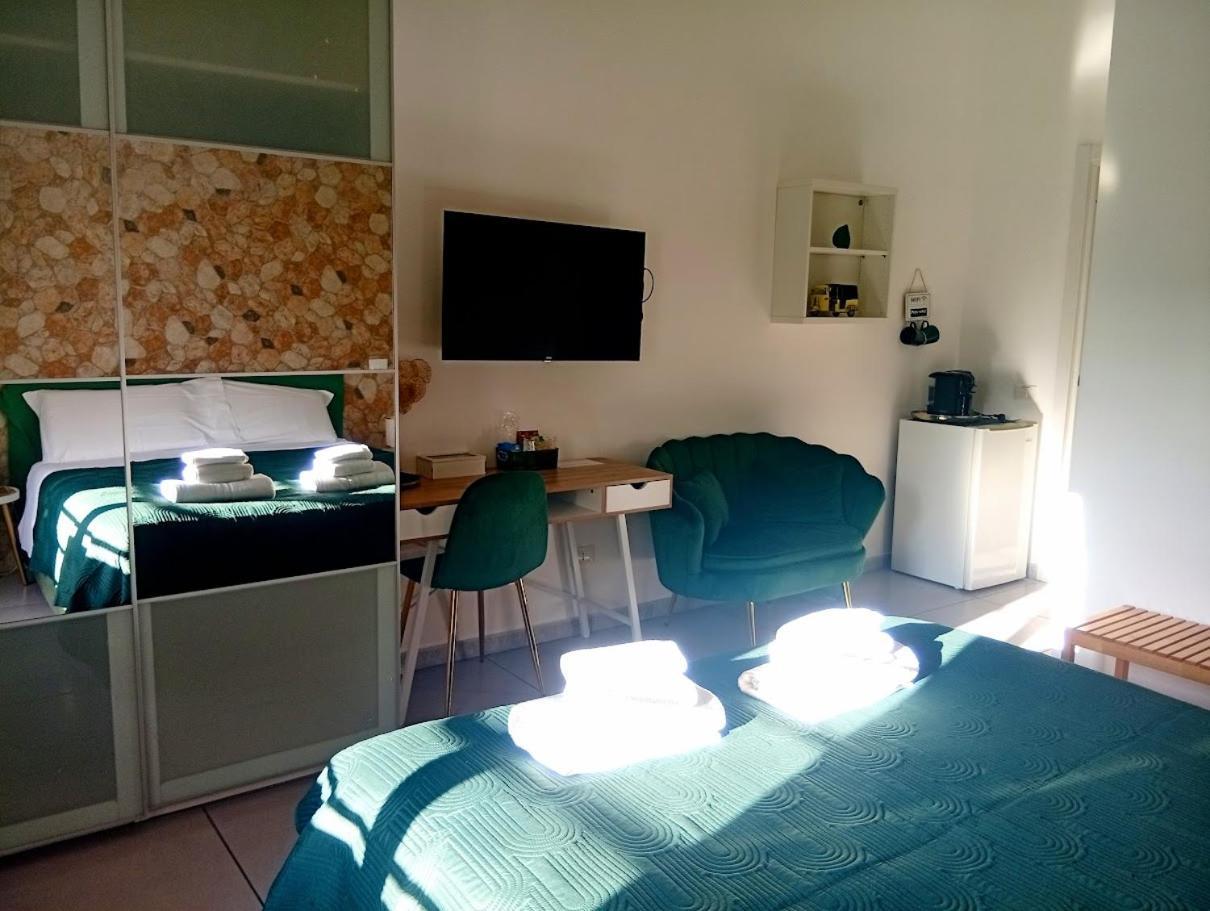 ナポリ メガリデ サンタ ルチア Bed & Breakfast エクステリア 写真